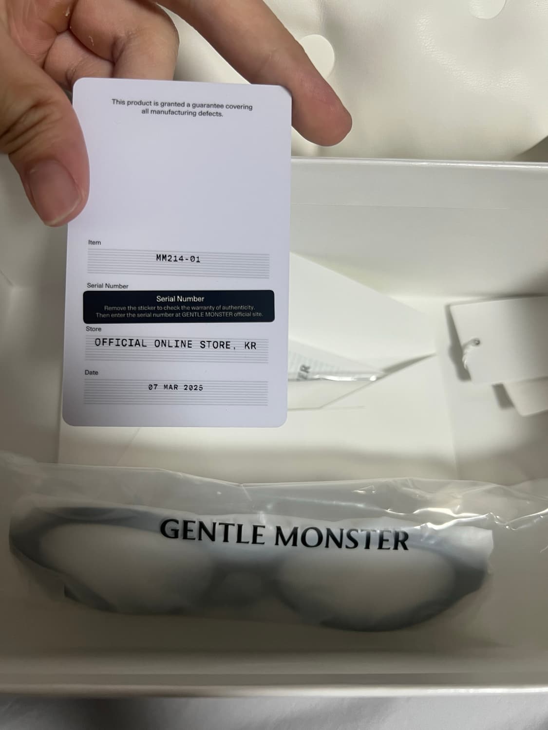 (새상품 정가이하) 젠틀몬스터 마르지엘라 mm214-01 블랙 새상품 상품이미지2