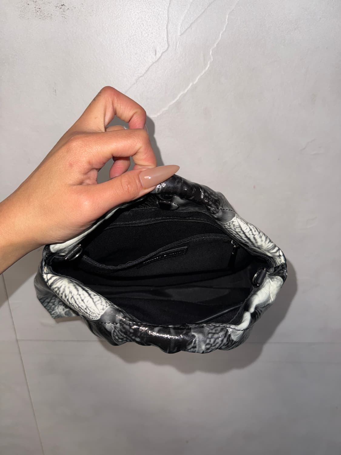 Charles&Keith oriental mono graphic bag 상품이미지6