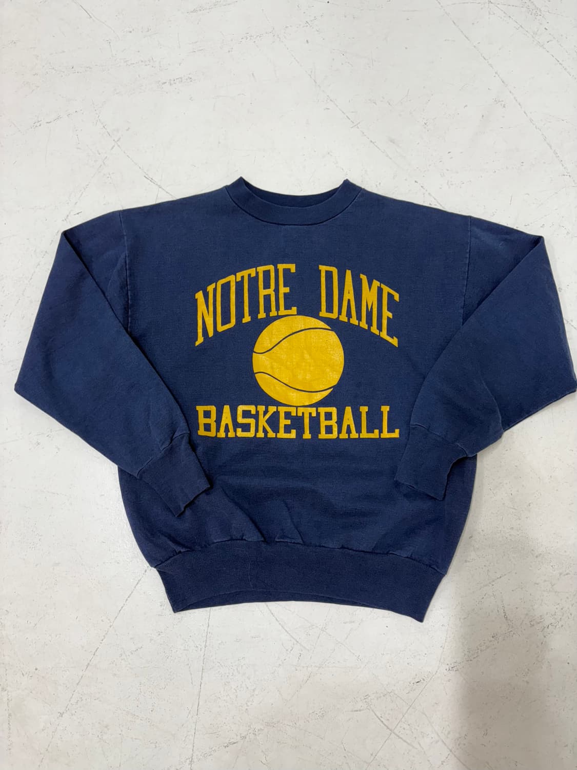 80‘s  vtg Medallion Basketball Sweatshir 상품이미지1
