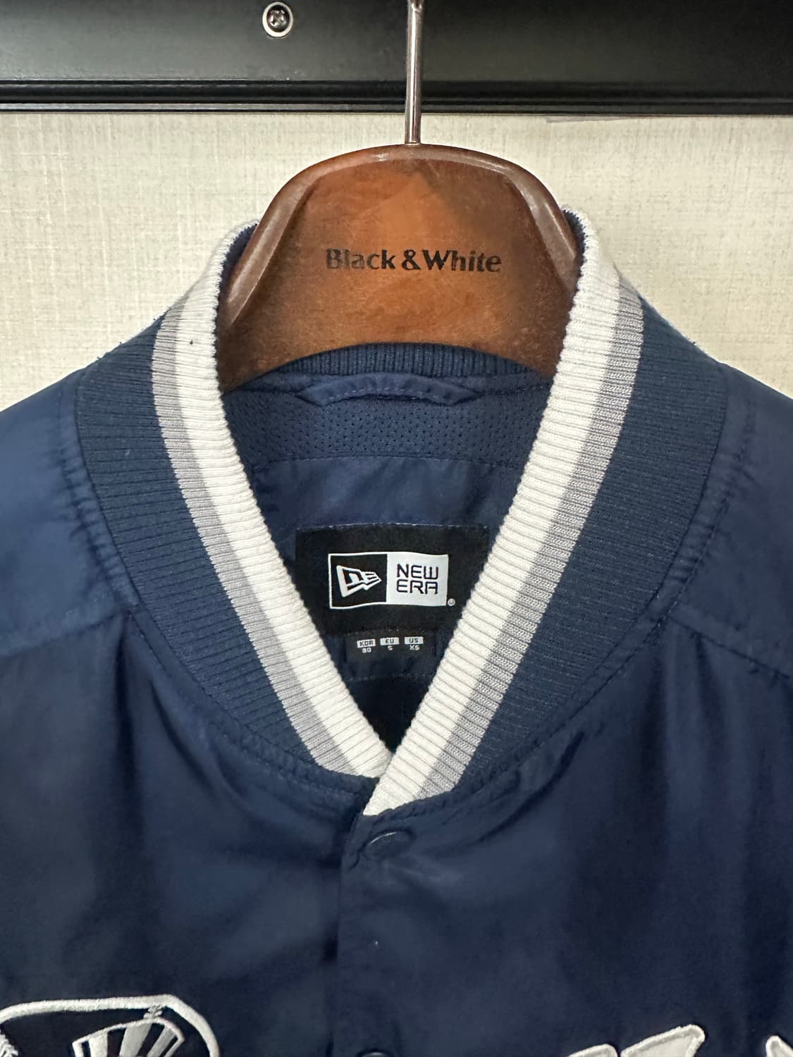 뉴에라 뉴욕 양키스 야구 점퍼 네이비 90-95 상품이미지3