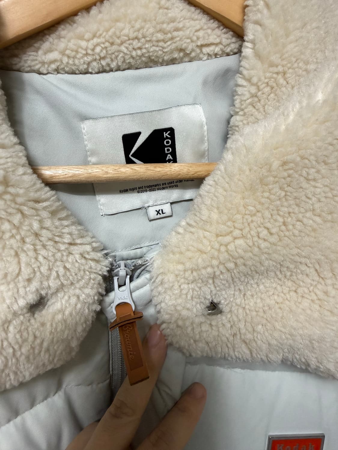 코닥 덕다운 숏패딩 XL사이즈 아이보리컬러 상품이미지2