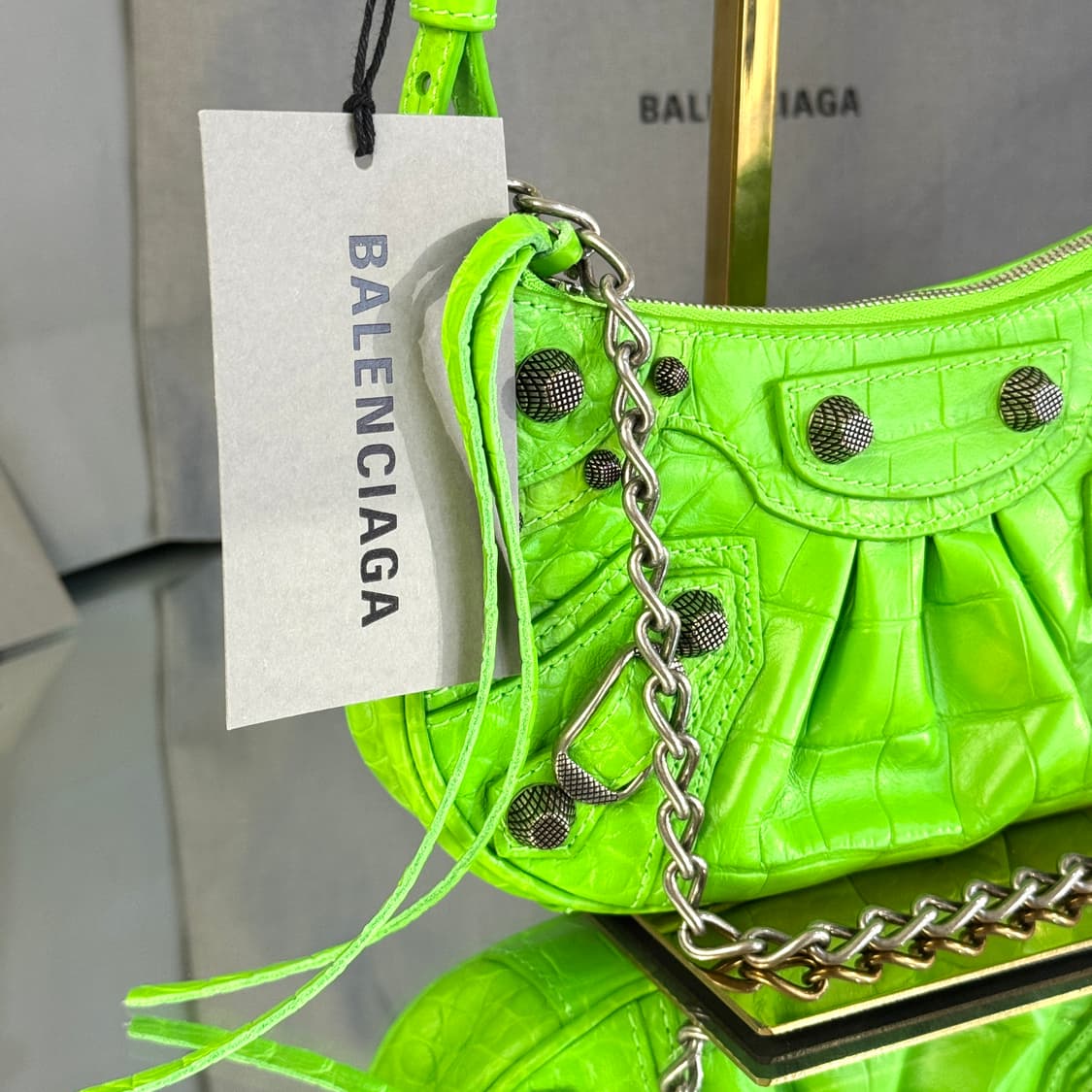 [새상품/풀구성] 발렌시아가 크로커다일 르카골 미니 크로스백 숄더백 상품이미지5