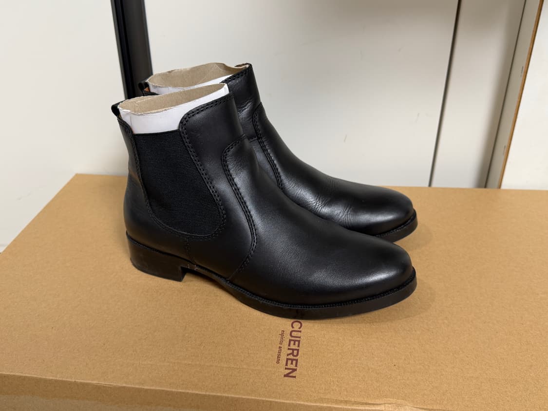 쿠에른 프라하 01 첼시부츠 245 상품이미지1