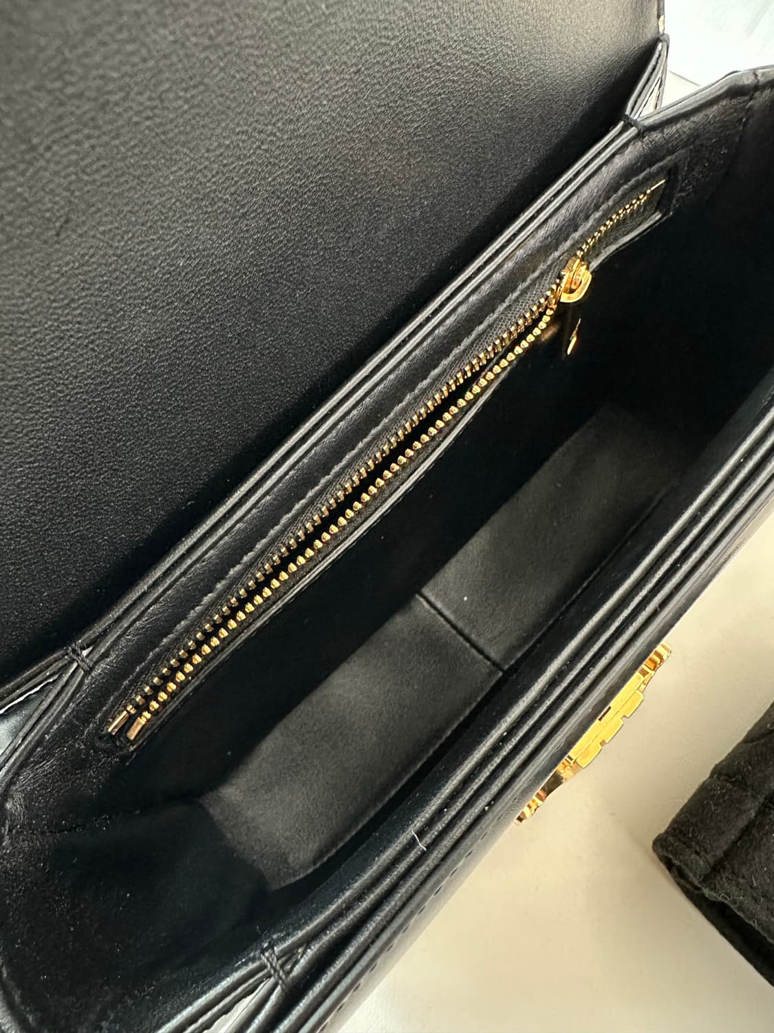 [os] 셀린느 틴 트리옹프 샤이니 카프스킨 상품이미지7