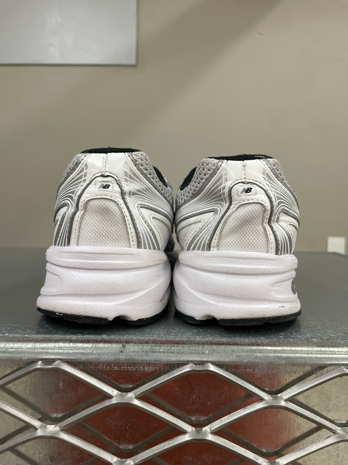 뉴발란스 740 메탈릭 실버 260 상품이미지3