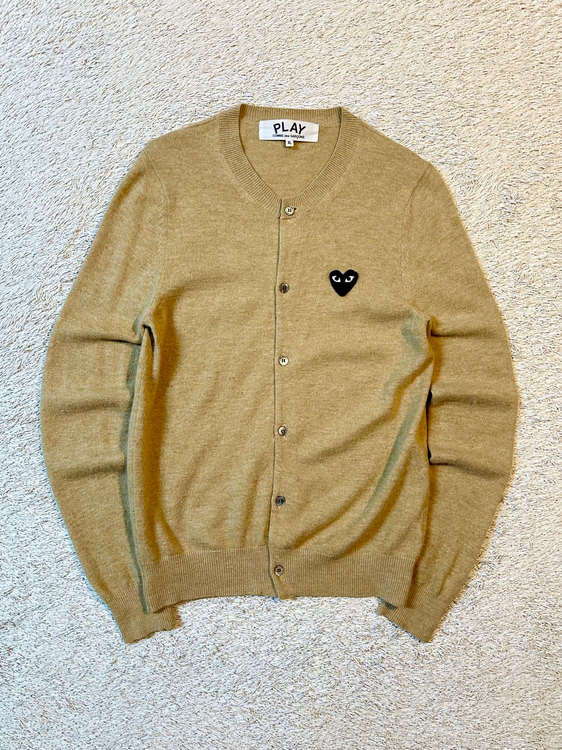 꼼데가르송 블랙 하트와펜 울 가디건 베이지 상품이미지1