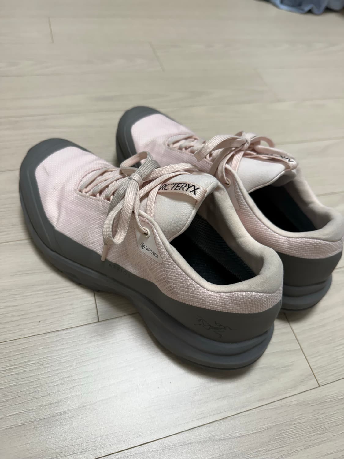 아크테릭스 에어리어스 고어텍스 (핑크) 240 상품이미지4