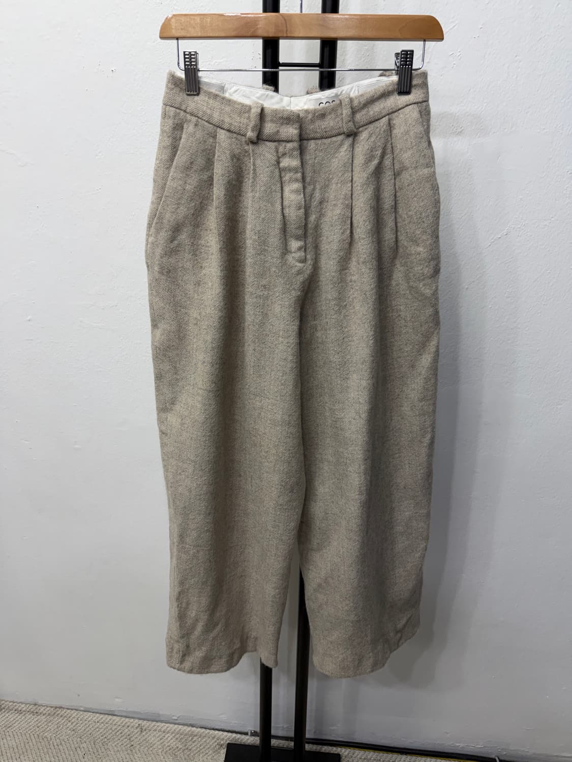 정품) COS 코스 여성 울 와이드팬츠 34(24) 상품이미지1