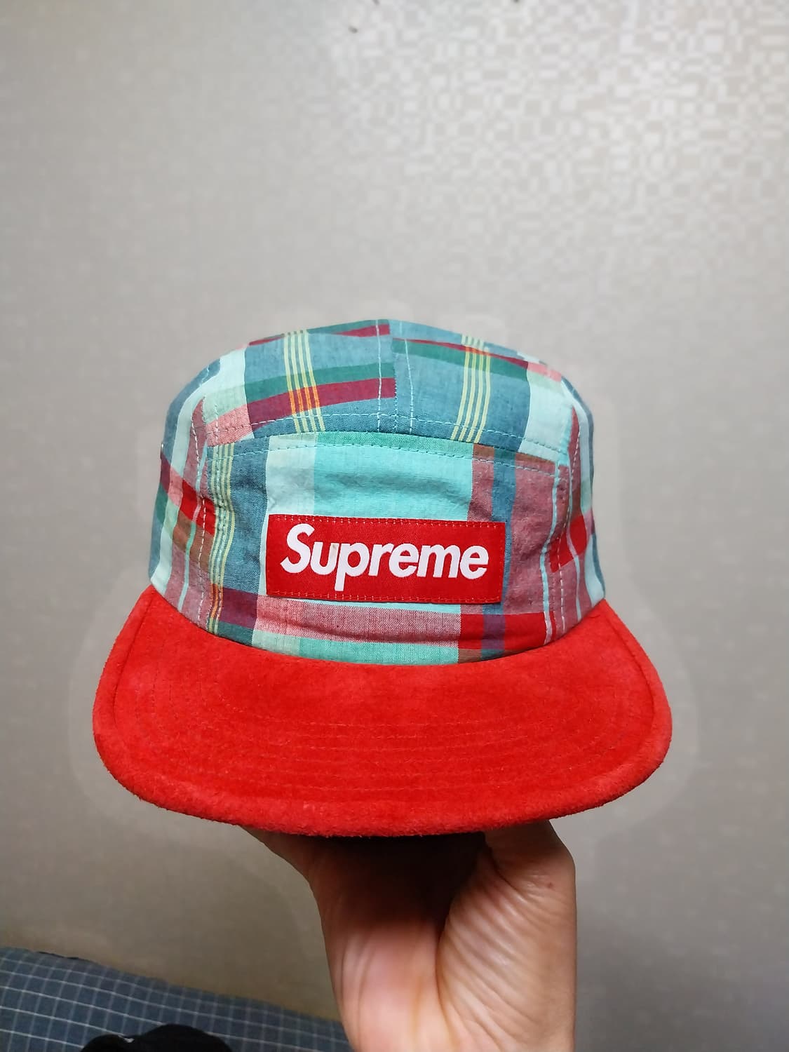 슈프림 체크 캠프캡 상품이미지1