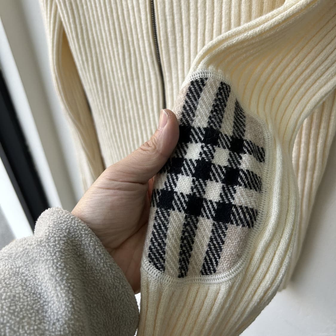 16248 - 버버리 엘보 패치 니트 집업 상품이미지4