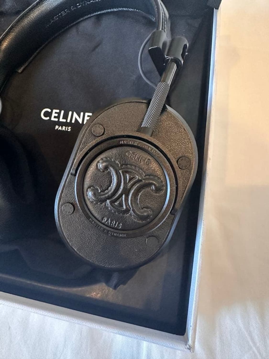 [신유님 착용] 셀린느 트리옹프 마스터 다이나믹 헤드폰 상품이미지5