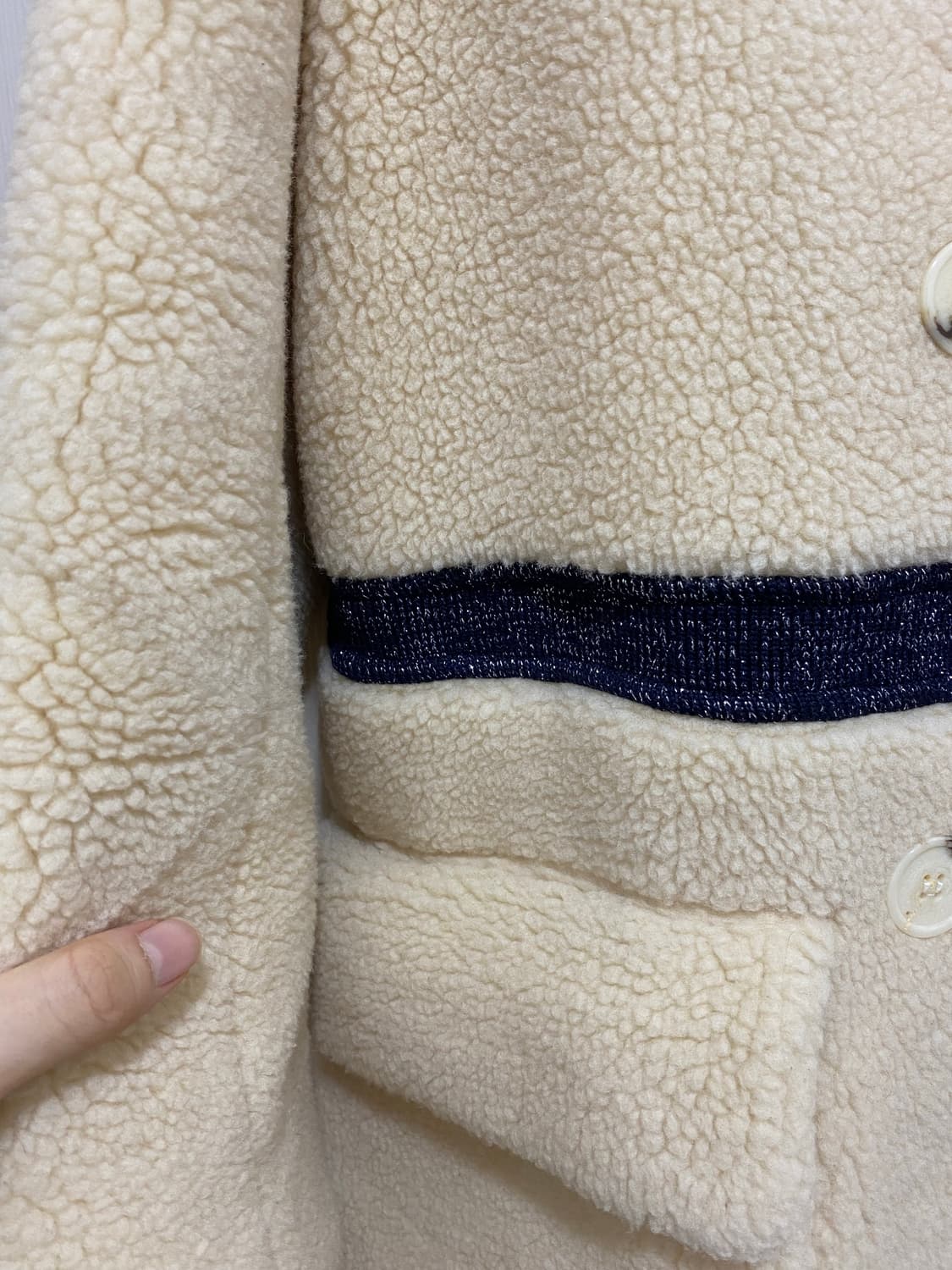 메종키츠네 양털 아이보리 코트 상품이미지3