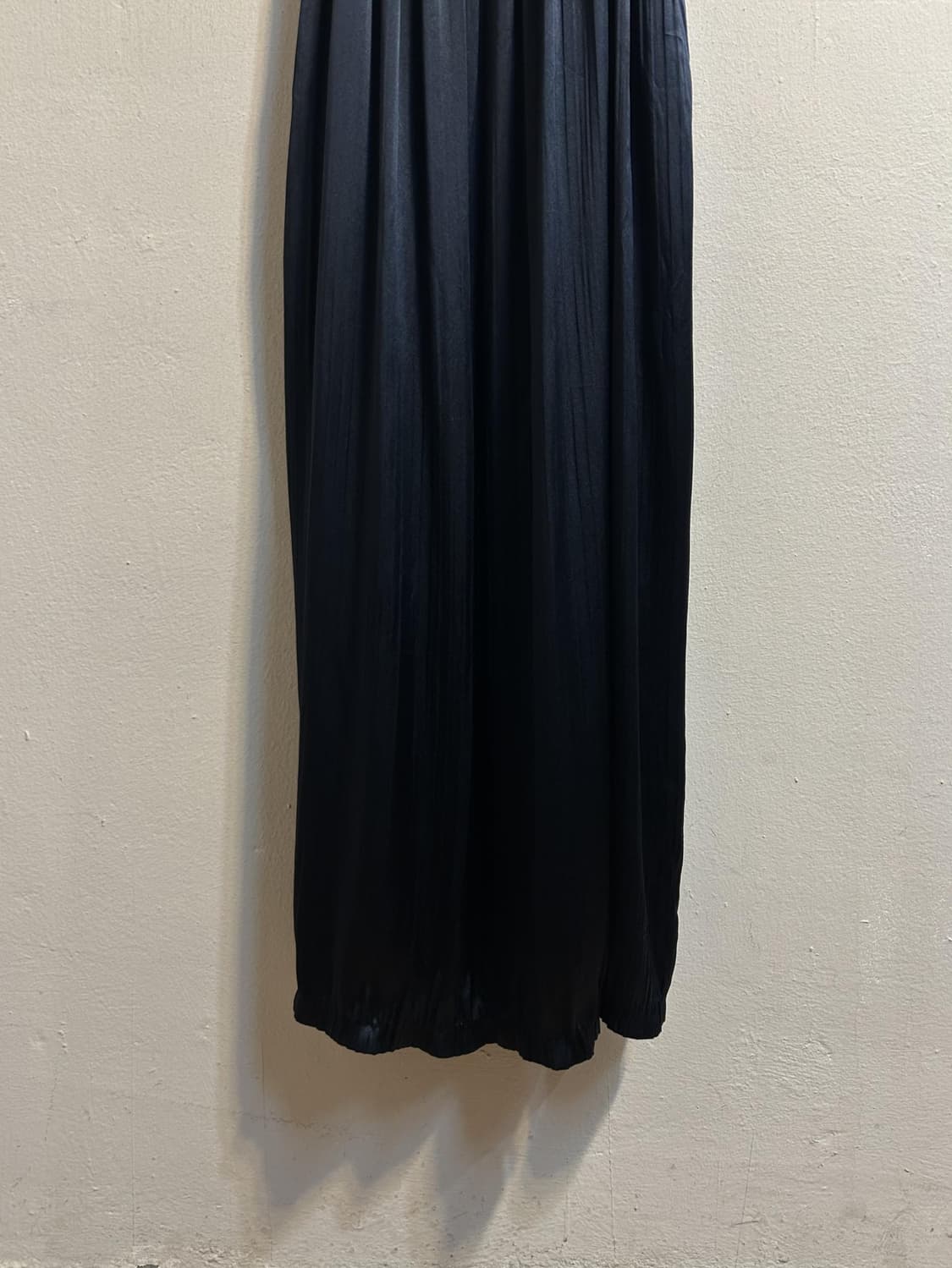 르셉템버 배색 스트랩 플리츠 롱원피스 상품이미지3