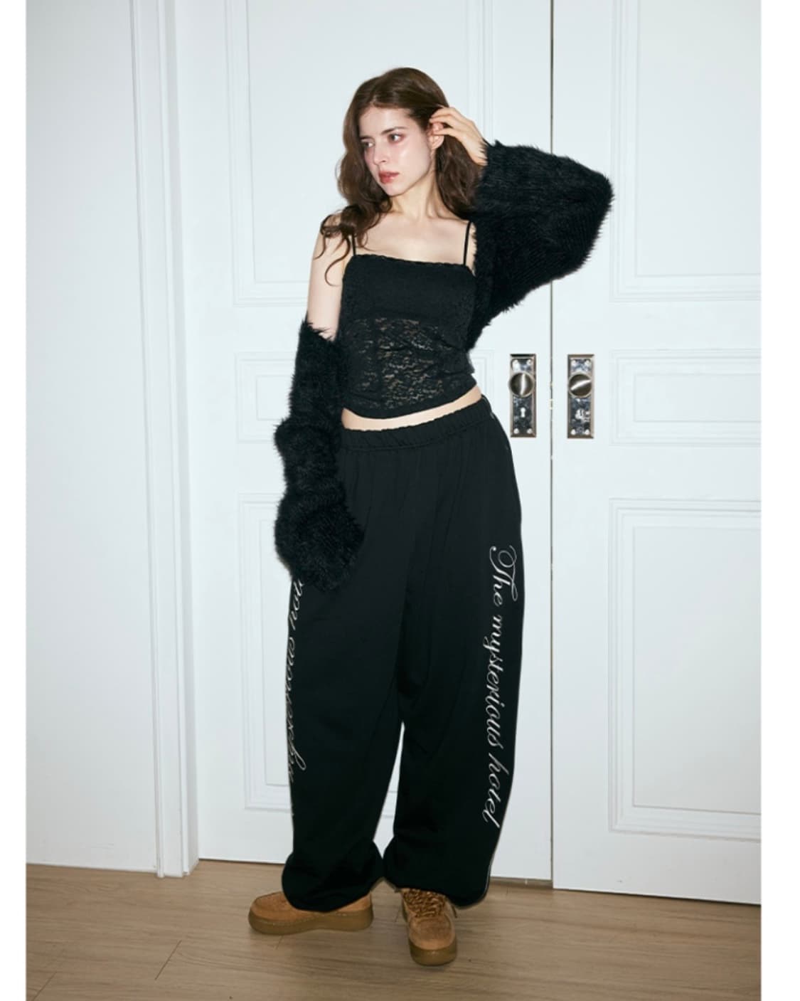 미스테리어스호텔 크롭 퍼 볼레로 블랙 새상품 상품이미지1