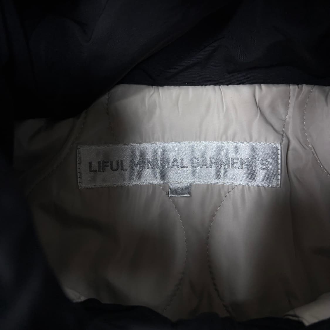 라이풀 미니멀 가먼츠 블랙 코튼 나일론 후드 롱 자켓 상품이미지3
