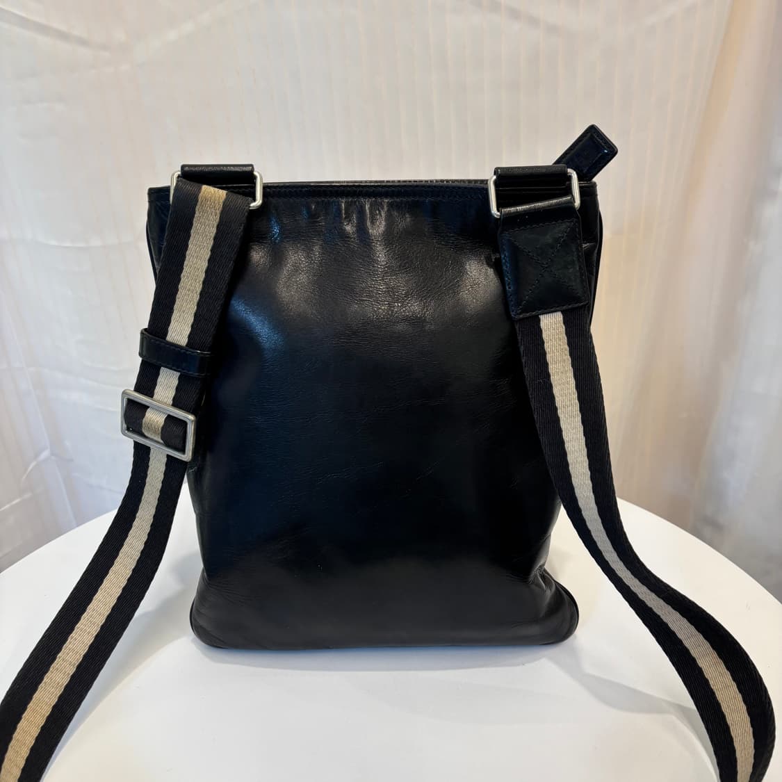 정품 발리 블랙 크로스백     상품이미지6