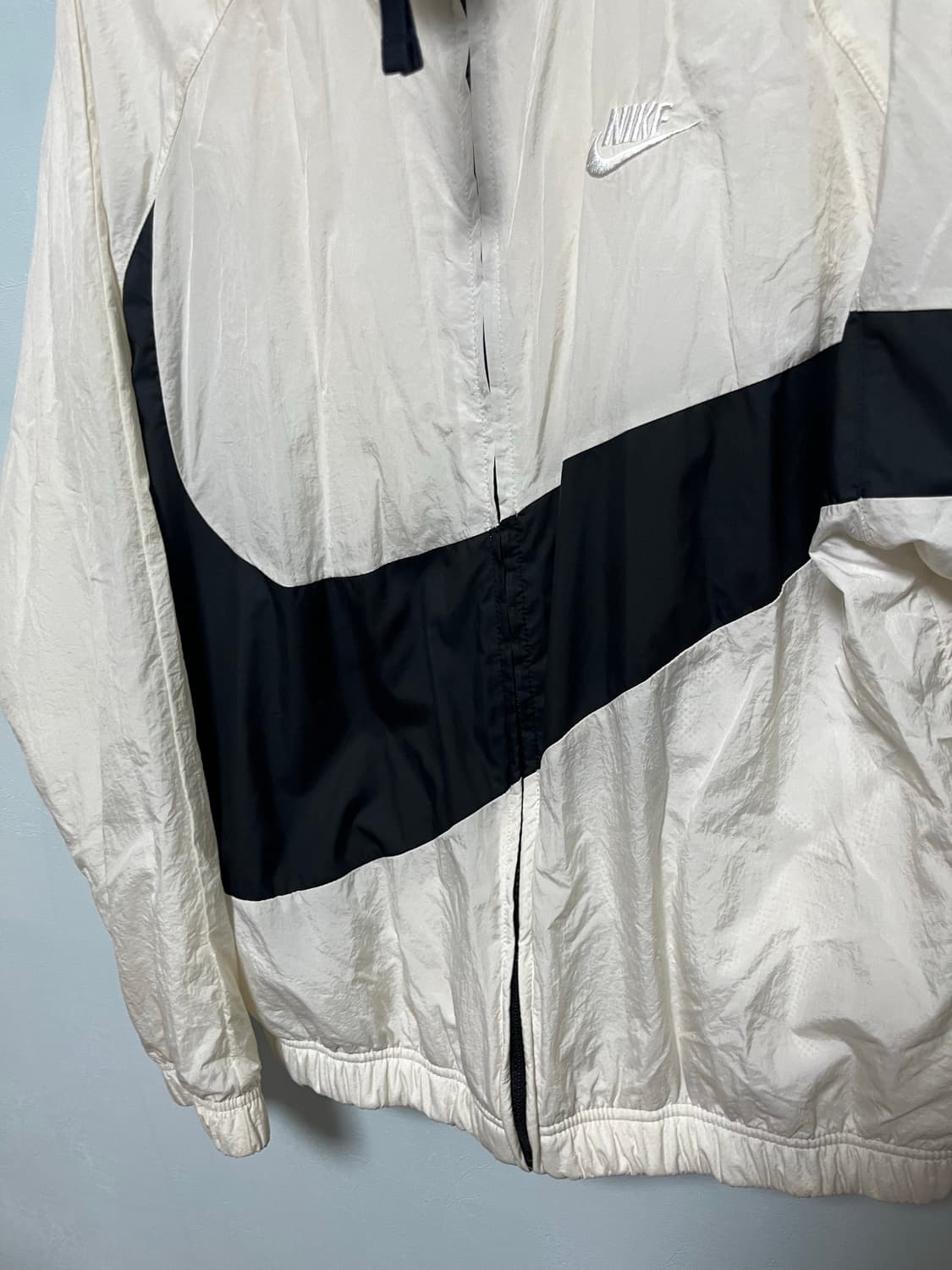 나이키 스우시 바람막이 아이보리/블랙 상품이미지3