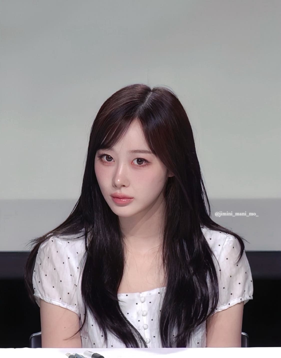 일리고 블라우스 지젤 착용 상품이미지2