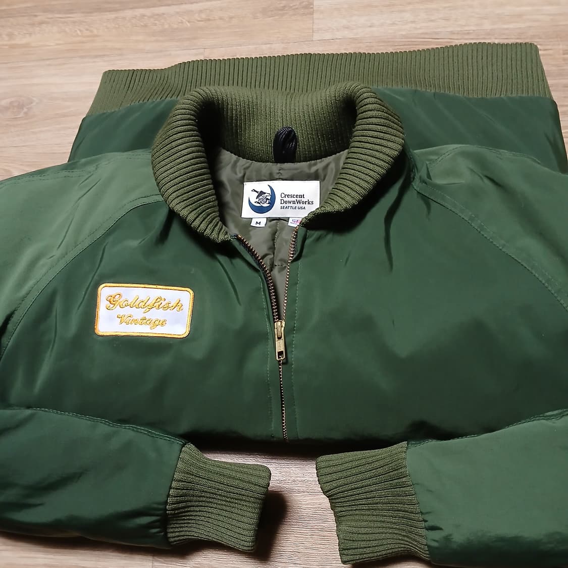 Crescent downworks 크레센트다운웍스 구스다운 봄버 점퍼 상품이미지1