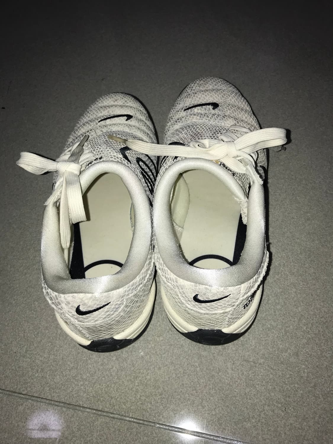 나이키 우먼스 토탈90 T9O SE 페일 아이보리 블랙 235 상품이미지7