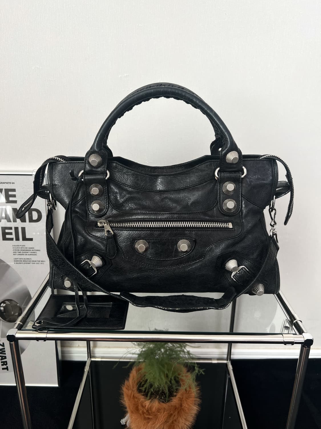 발렌시아가 모터백 상품이미지1