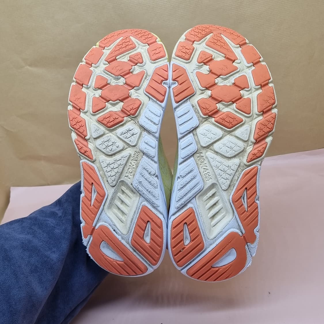 호카 아라히6 여성운동화240 상품이미지3