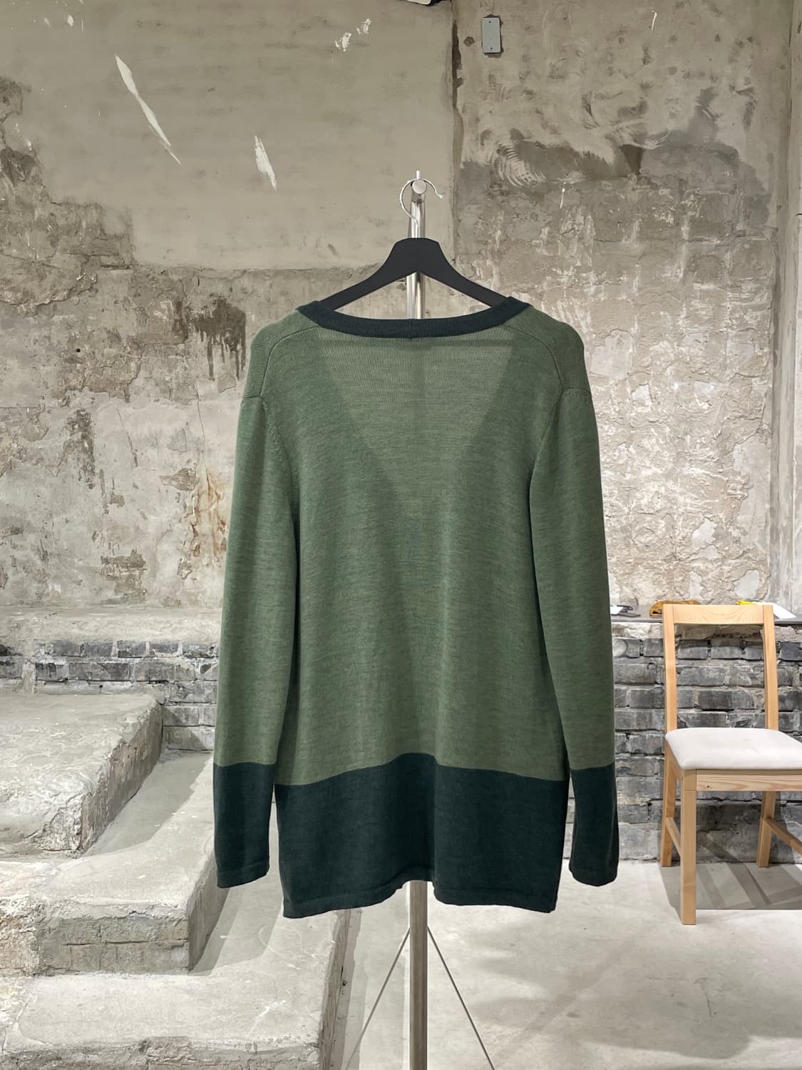 살바토레 페라가모 라이트 그린 금장 버튼 울 가디건 상품이미지6