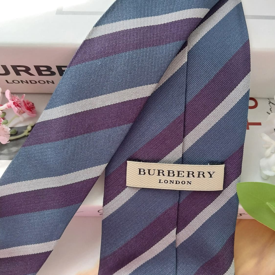 버버리 네이비 퍼플 스트라이프 넥타이 8.5cm A+등급 K2398
 상품이미지5
