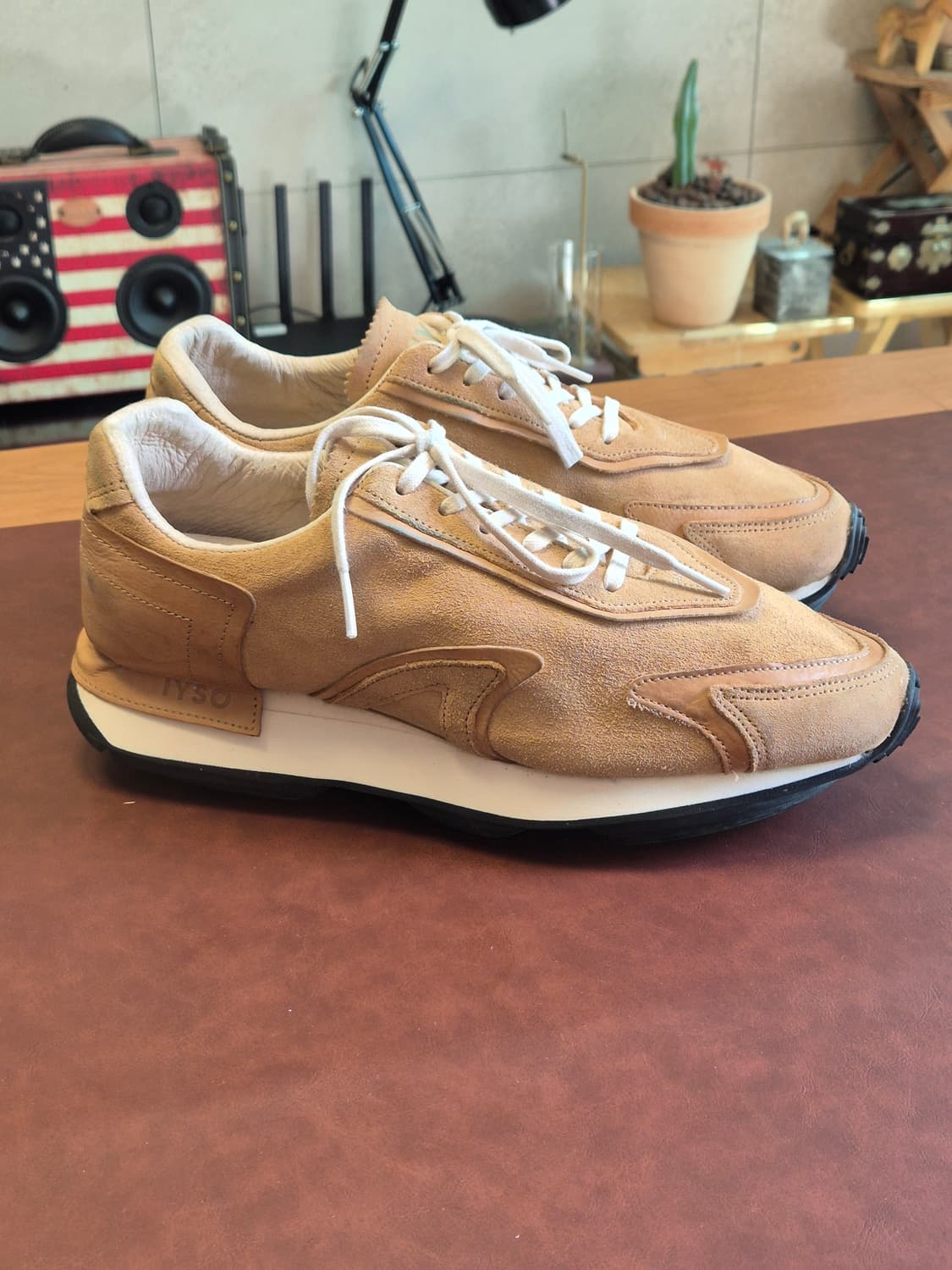 이소(IYSO) 270/EU42 남자스니커즈  상품이미지3