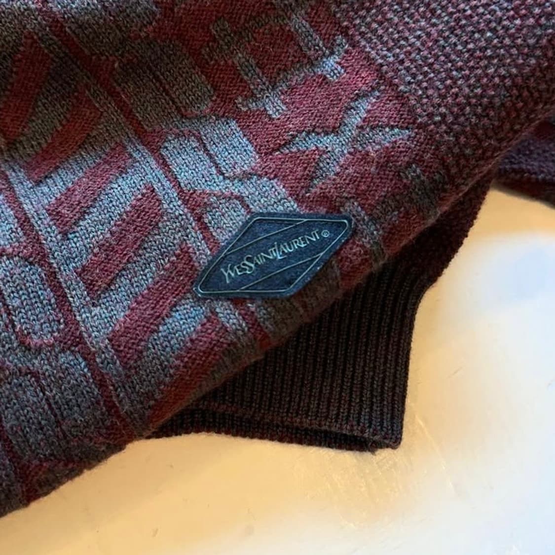 90s 입생로랑 앤틱 패턴 니트 상품이미지4