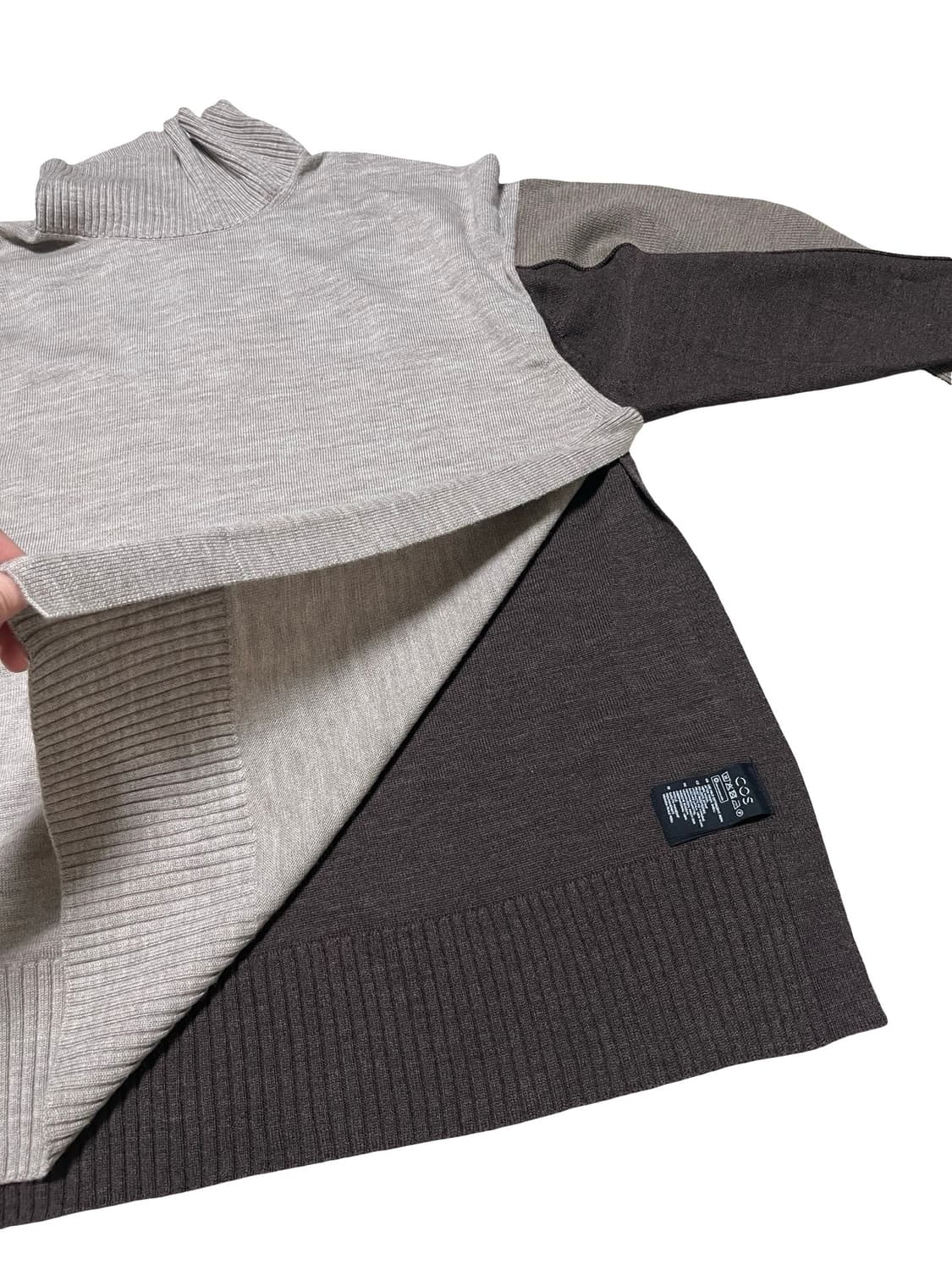 COS 코스 배색 터틀넥 슬릿 니트 L (울100) 상품이미지6