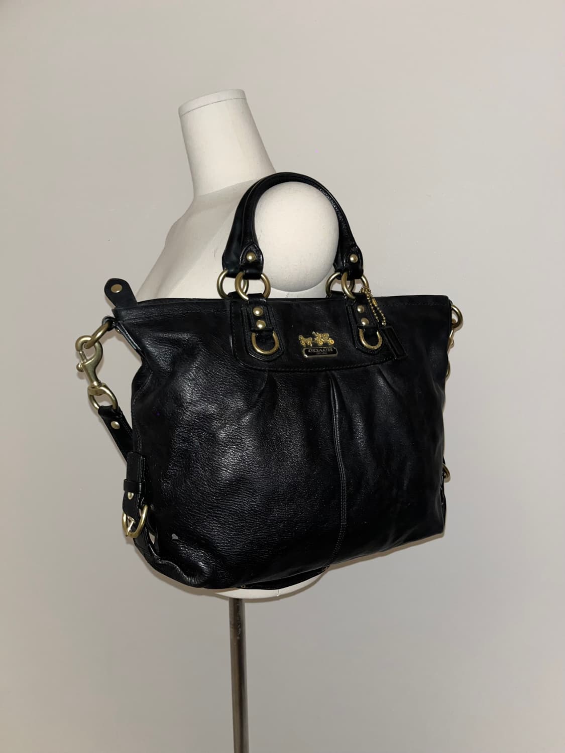 Coach All Black Shoulder bag 상품이미지3