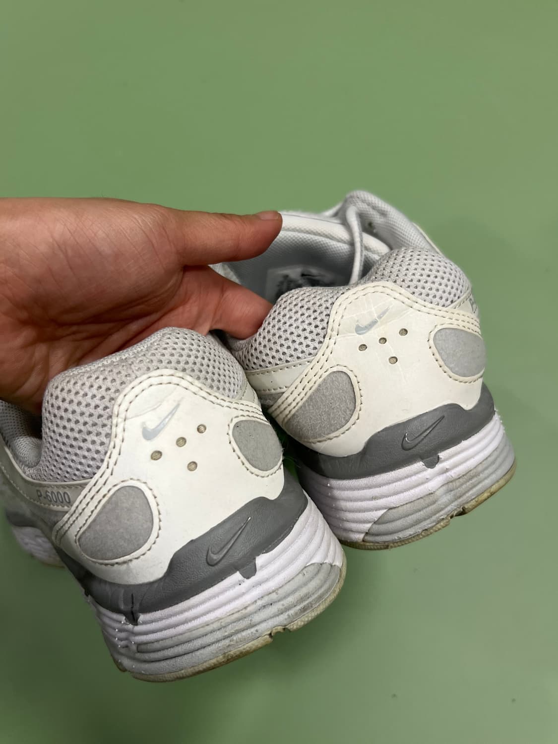(240) 나이키 P-6000 메탈릭 서밋 화이트 상품이미지2