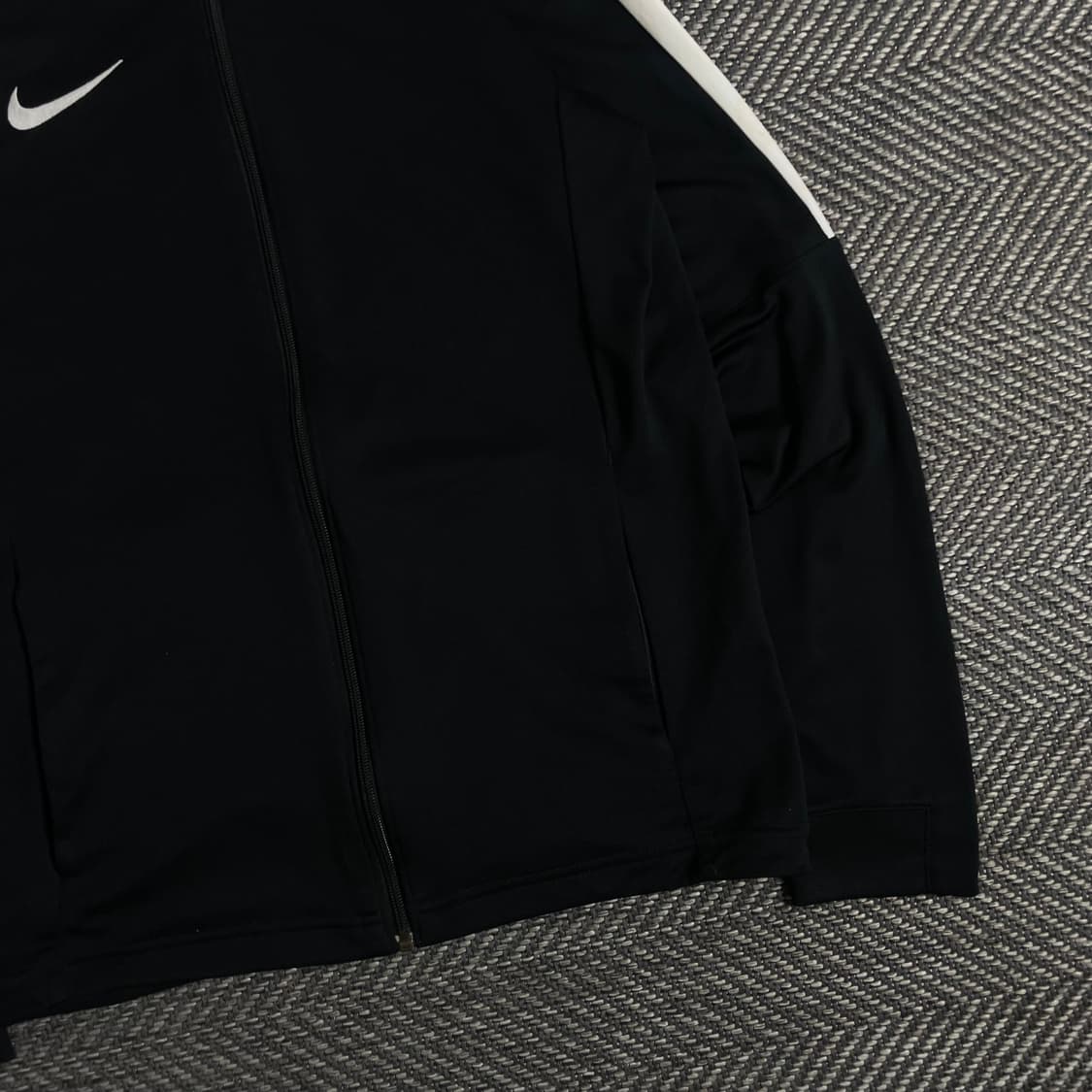 나이키 드라이핏 스우시로고 트레이닝 자켓 블랙o 3523 상품이미지2