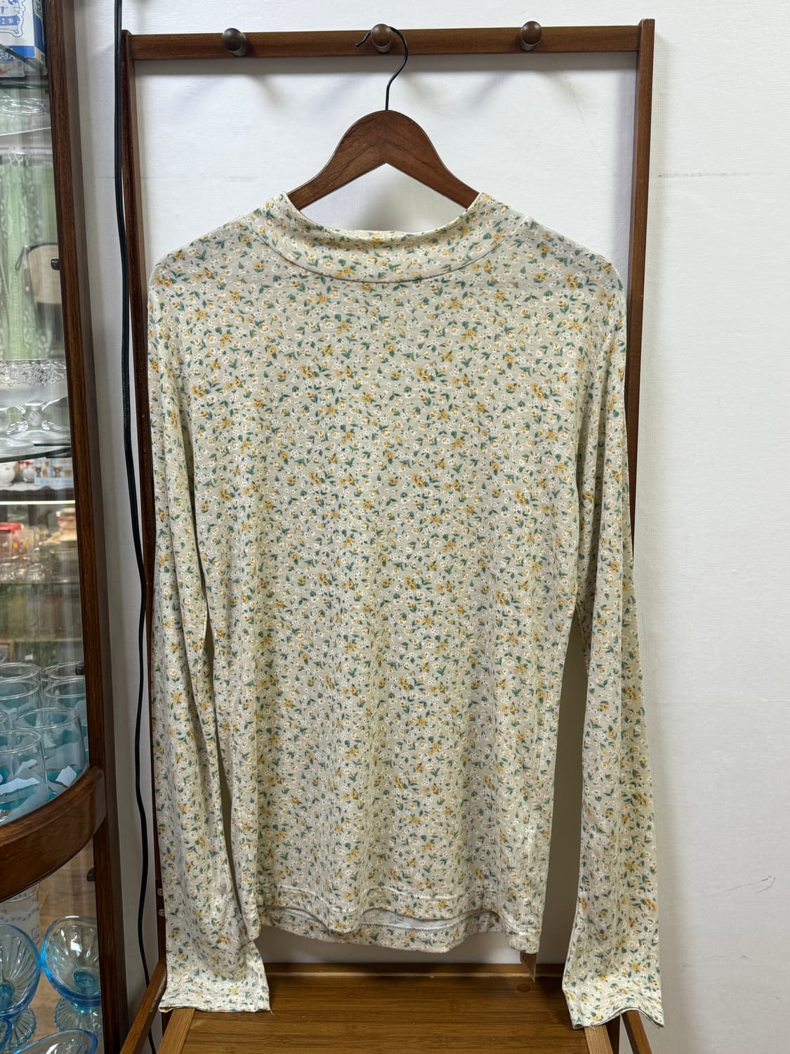 빈티지 플라워 패턴 반목폴라 상품이미지1