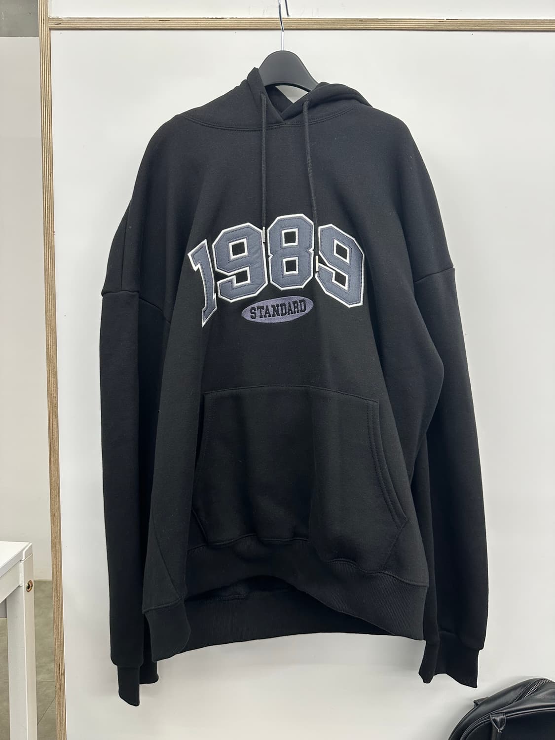 1989스탠다드 1989 자수 후드(블랙) 상품이미지1