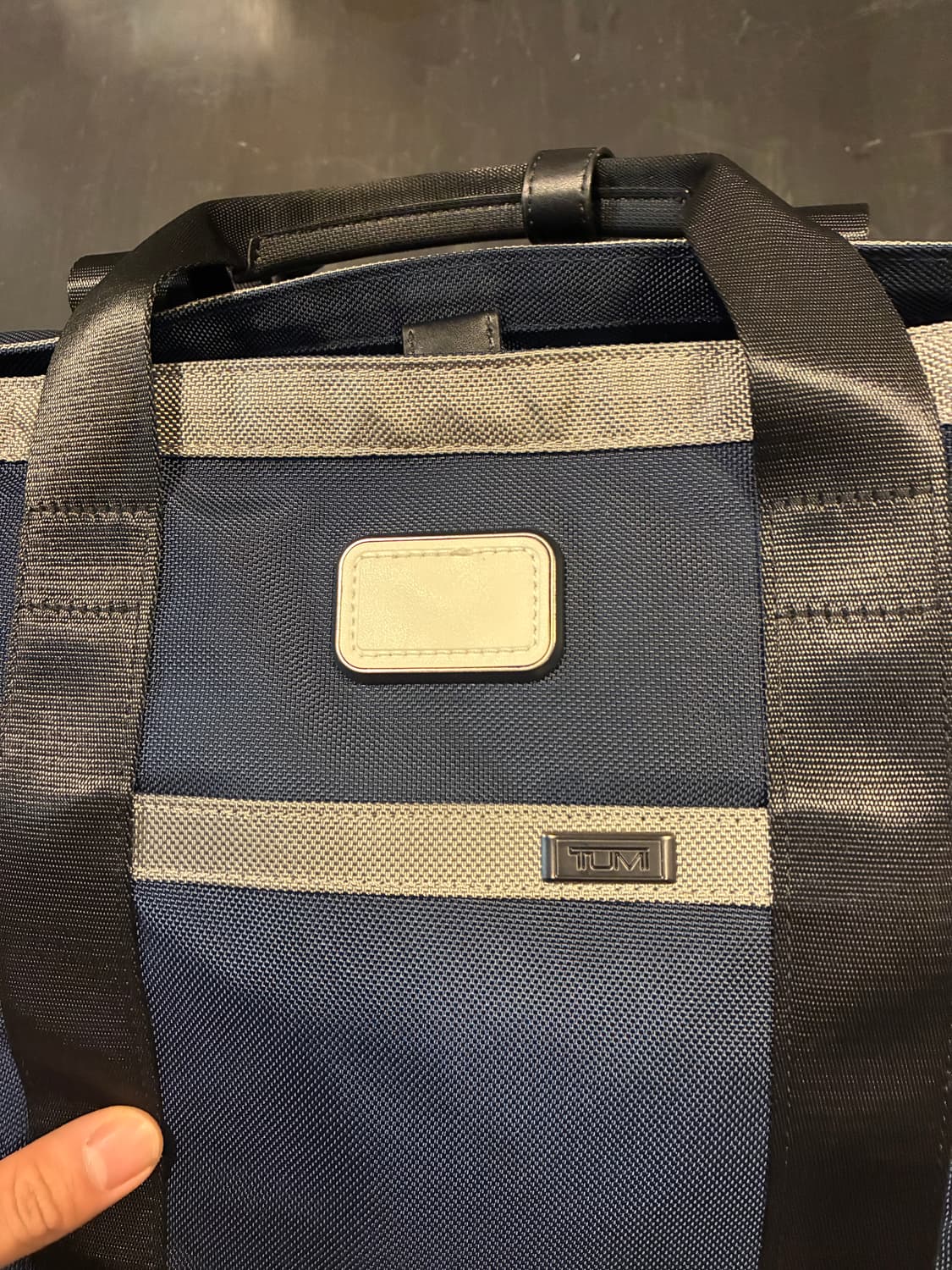 투미 알파 캐리올 토트백 네이비 상품이미지2