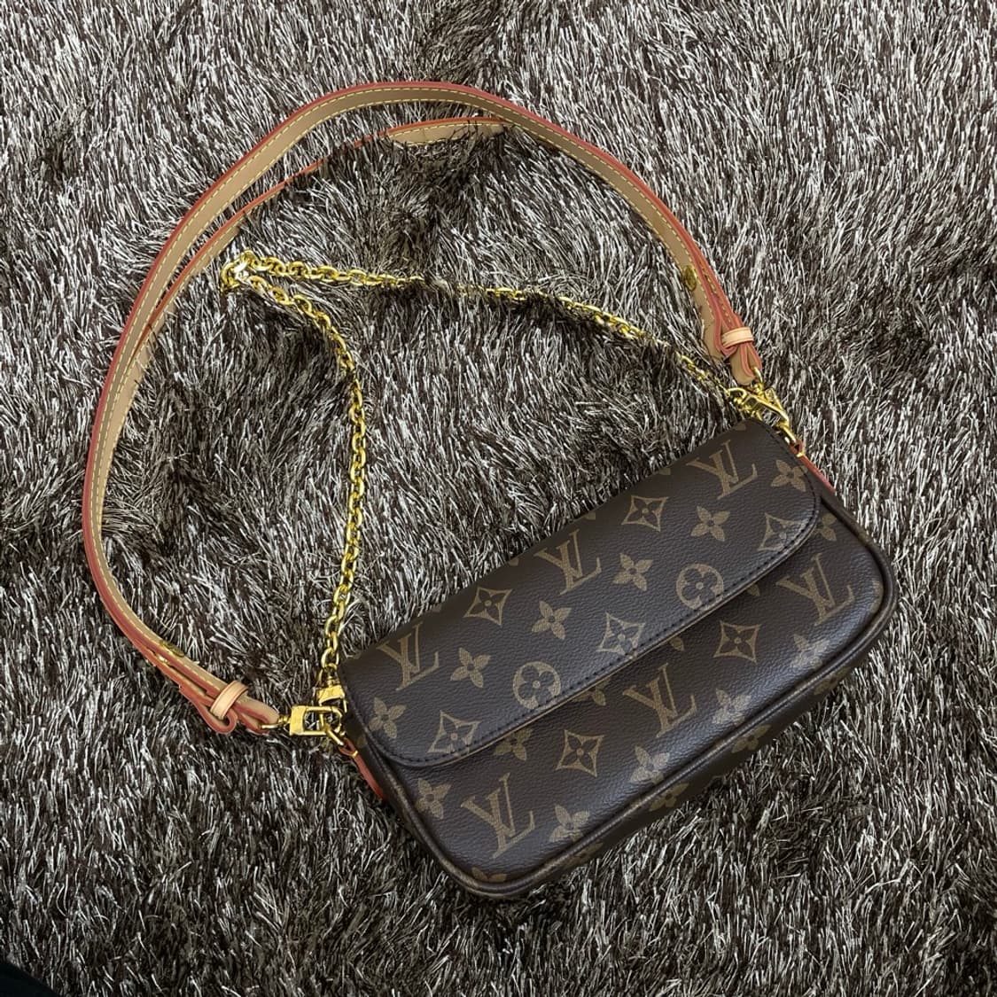 루이비통 Louis Vuitton 월릿 온 체인 아이비 모노그램 숄더백 상품이미지1