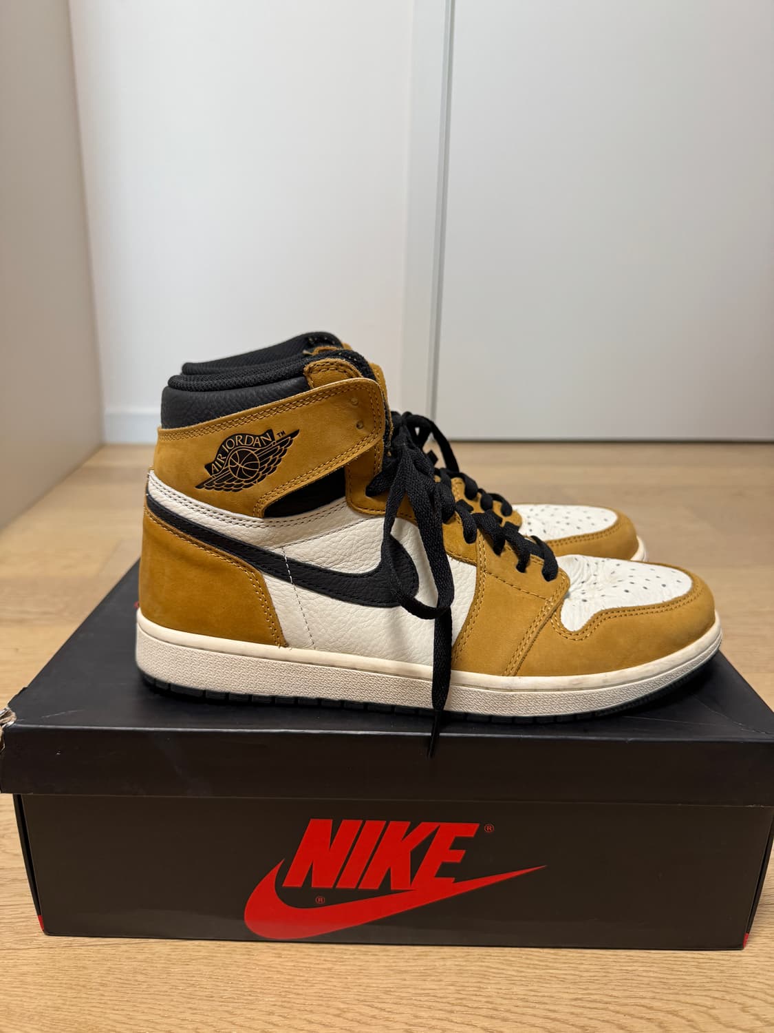 (280) 조던 1 레트로 하이 루키 오브 더 이어 상품이미지3