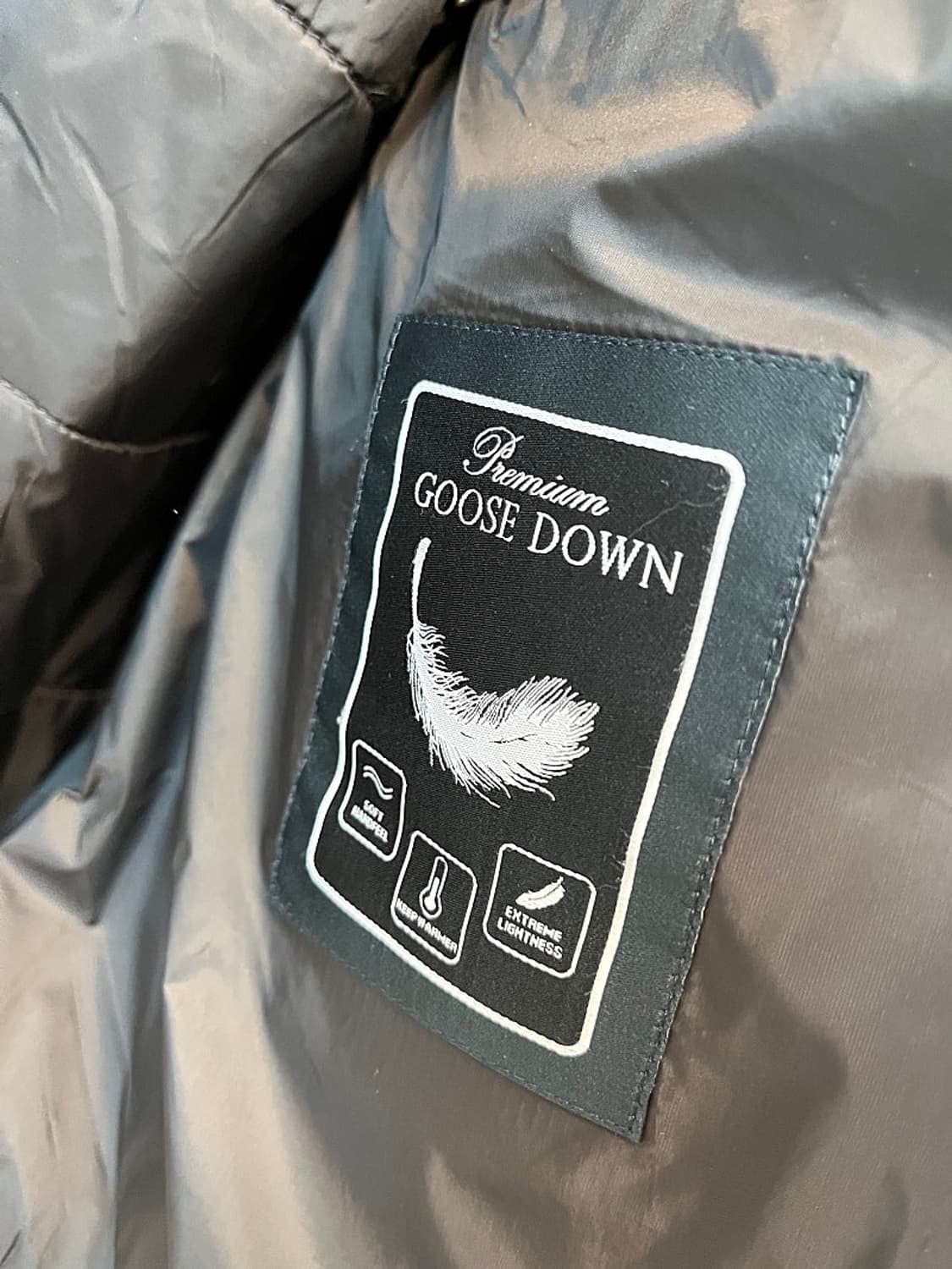 100) 닥스 로로피아나 구스방풍니트  상품이미지9