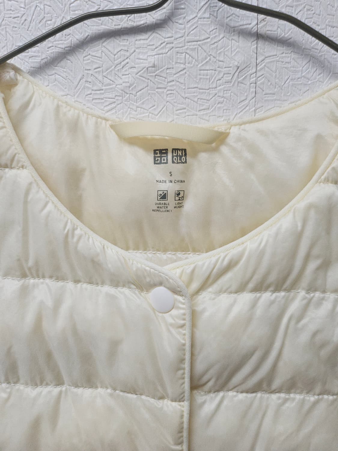 유니클로 경량 패딩 베스트 아이보리 S 상품이미지2