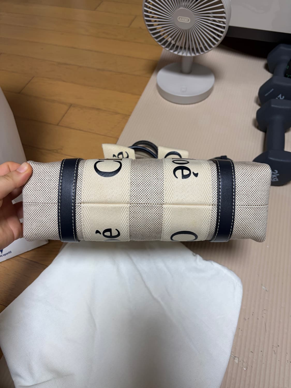 끌로에 우디백 스몰 네이비 상품이미지3