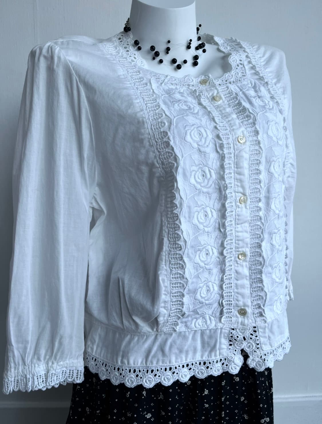 로맨틱 로즈 자수 블라우스 상품이미지3