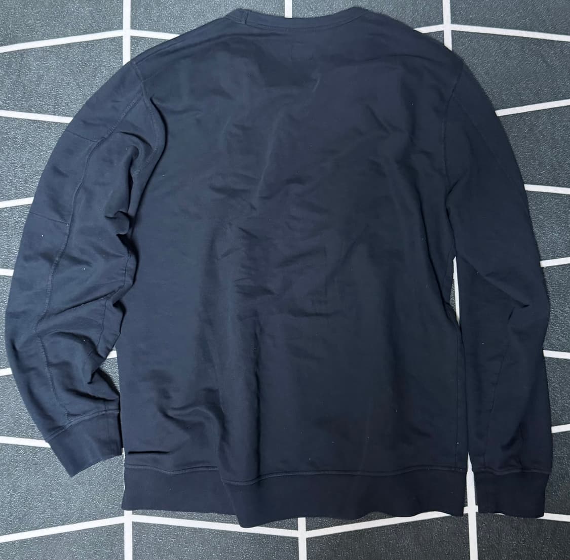 CP컴퍼니 맨투맨 상품이미지2