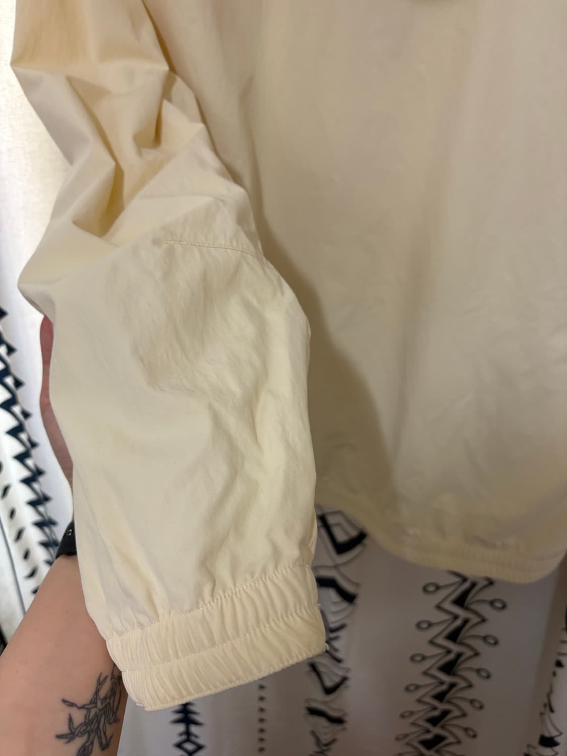 에임레온도르 후디 아노락 아이보리 상품이미지6