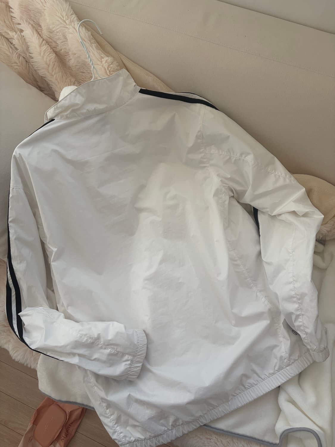 아디다스 화이트 삼선 바람막이 상품이미지2