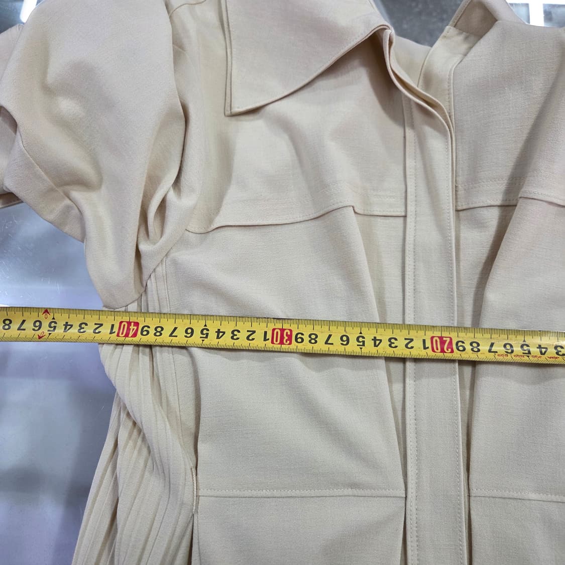 온앤온 정채연 착용 셔츠형 플리츠 원피스 크림 2사이즈 상품이미지6