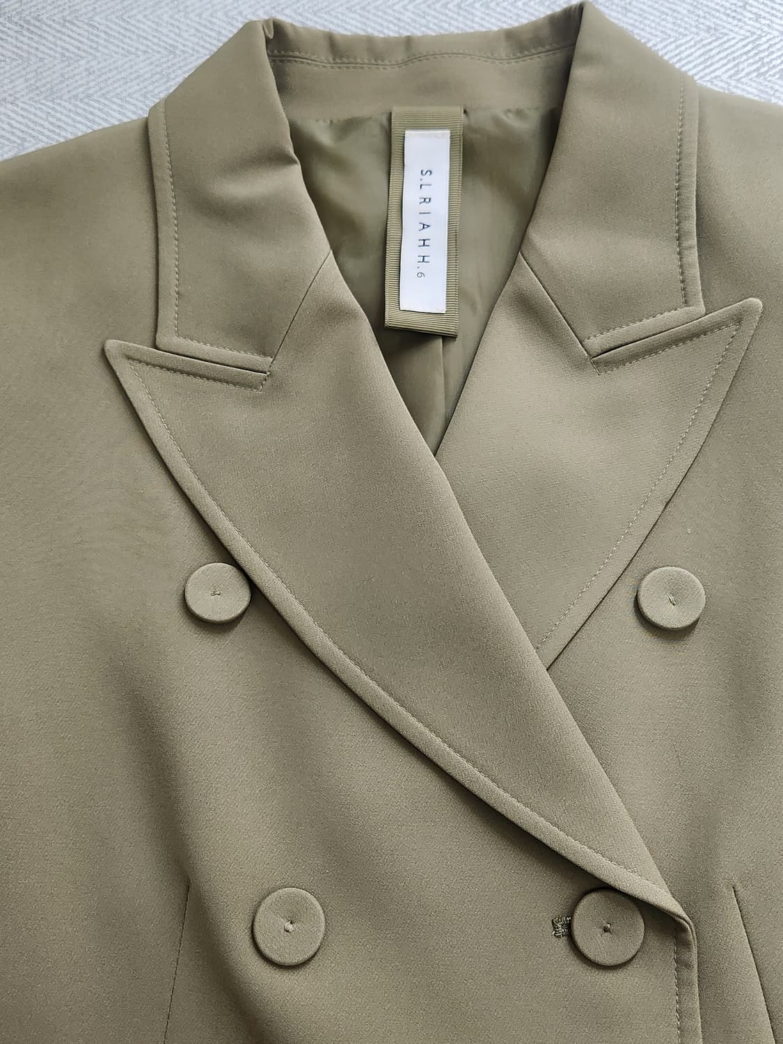 [66] 에셀리아  더블버튼 7부 롱 원피스 연카키  하객룩 오피스룩 상품이미지3