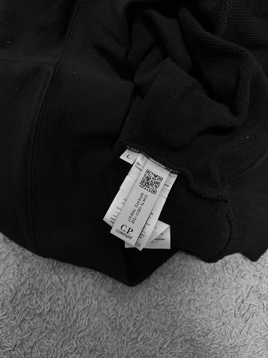 씨피컴퍼니 렌즈 와펜 맨투맨 상품이미지6