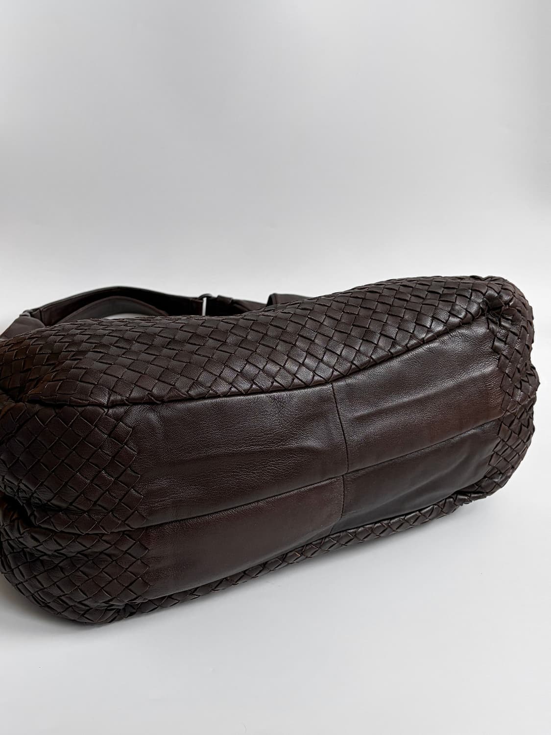 보테가베네타 인트레치아토 캄파나 호보백 라지 판매합니다. 상품이미지7